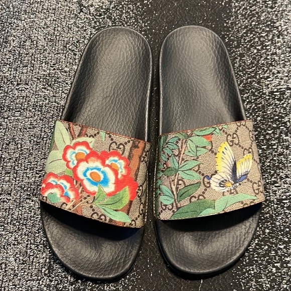 Gucci slides